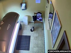 Enthousiasteling, Zwart, Vingeren, Masturbatie, Openbaar, Kut duiken, Geschoren, Alleen