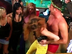 Nana, Sucer une bite, Dingue, Groupe, Branlette thaïlandaise, Léchez, Seins naturels, Fête