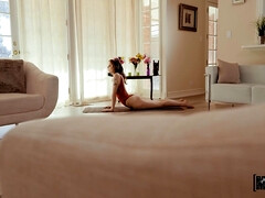 Минет, Сперма на лице, Дрочка ногами, Лизание, Массаж, Киски