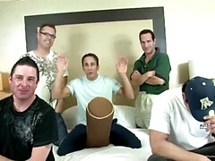 Любители, Большой член, Брюнетки, Сидя на лице, Групповуха, Домашнее видео, Натуральные сиськи, Бритые