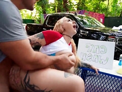 Culo grande, Verga grande, Rubia, Mamada, Tetona, Coche, Tetas naturales, Sexo fuerte