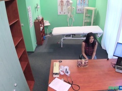 Sucer une bite, Tromperie, Couple, Médecin, En levrette, Masturbation, Infirmière, Pov