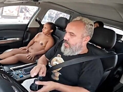 Braziliaans, Auto, Eerste keer, Latijnse vrouw, Dwerg, Doordringend, Kut duiken, Tieten likken