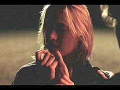 Брюнетки, Знаменитости, На публике, Курящие, Втроем