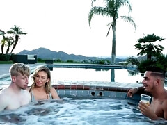 In den arsch, Grosser schwanz, Grosse titten, Handjob, Hardcore, Lecken, Muschi, Flotter dreier