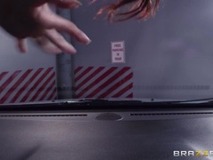 Grote kont, Pijpbeurt, Lul, Hondjeshouding, Europees, Sperma in gezicht, Moeder, Tatoeage