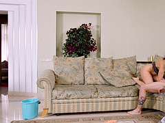 Брюнетки, Постарше, Секс без цензуры, Служанка, Зрелые, Милф, Соблазенение, Соло