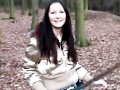 Brunette brune, En levrette, Mère que j'aimerais baiser, Seins naturels, De plein air, Pov, Rasée, Nénés