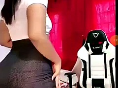 Latina with perfect ass in tango