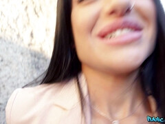 Sucer une bite, Brunette brune, Habillées, De plein air, Pov