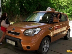 Nana, Sucer une bite, Plantureuse, Voiture, De plein air, Chatte, Plan cul à trois, Nénés