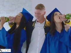Zwart, Bruinharig, Universiteit, Sperma, Hardcore, Likken, Rijden, Trio