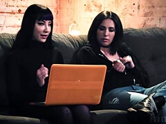 Брюнетки, Хд, Тату, Втроем