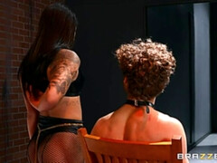 Bottes, Brunette brune, Poilue, Cuir, Seins naturels, Collant, Chatte, String