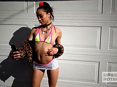 Alexis Tae plugs her tight ass and cums hard with a plug in it!