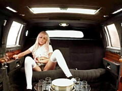 Culo grande, Mamada, Estilo perrito, Lamidas, Tetas naturales, Coño, Afeitado, Tetas