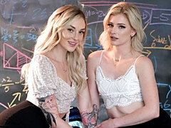 18, ブロンド, 指いじり, キス, なめる, オナニー, ガリガリ, ストリッピング