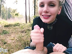 Amateur, Rubia, Mamada, Pareja, Masturbación, Al aire libre, Público, Adolescente