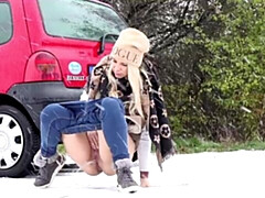 Amateur, Rubia, Fetiche, Desnudo, Al aire libre, Orinar