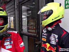 In den arsch, Grosser schwanz, Blasen, Britisch, Gruppensex, Schwul, Hardcore, Jungendliche (18+)