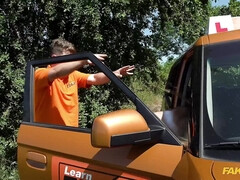 Mamada, Coche, Garganta profunda, Estilo perrito, Penetracion con dedos, Besar, Lamidas, Coño