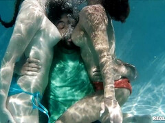 Pijpbeurt, Diep in de keel, Vingeren, Likken, Orgie, Buiten, Biljart, Kut duiken