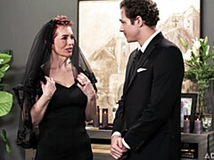 Gros cul, Grosse bite, Gros seins, Sucer une bite, En levrette, Mature, Rousse roux