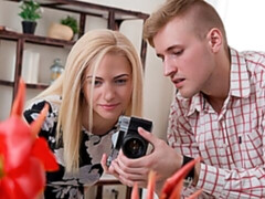 Cul, Sucer une bite, En levrette, Seins naturels, Rasée, Maigrichonne, Adolescente, Nénés