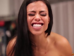 Gros cul, Gros seins, Noire, Sucer une bite, Hard, Interracial, Fille latino, Chatte