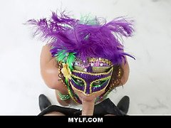 Celebrating Mardi Gras With Curvy Milf Carmela Clutch