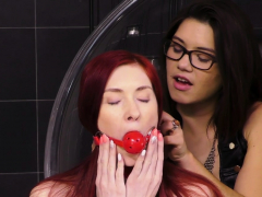 Sadomasoquismo, Dominacion femenina, Fetiche, Lesbiana, Medias largas