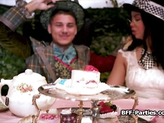 Grosse bite, Sucer une bite, Groupe, Hard, Lingerie, Fête, Adolescente, Nénés