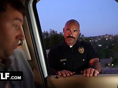 Grosse titten, Blasen, Besamung, Hardcore, Polizei, Pornostars, Taboo, Tätowierung