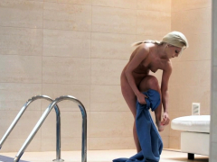 Blonde, Sucer une bite, En levrette, Fétiche, Branlette thaïlandaise, Hd, Fessée, Adolescente