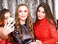 Grosser arsch, Grosse titten, Fingern, Küssen, Masturbation, Orgie, Dürr, Jungendliche (18+)