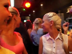 Gros seins, Blonde, Habillées, Poupée, Interracial, Lesbienne, Orgie, Actrice du porno