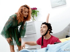 Gros seins, Plantureuse, Gode, Chatte, Rousse roux, Chevaucher, Rasée, Jouets