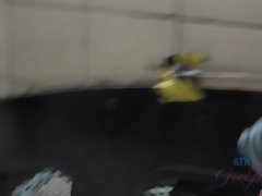 Любители, Пальцем, Эксгибиционист, На публике, Бритые, Стриптизерша, Сиськи, Подглядывание