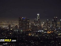 Grosser arsch, Grosse titten, Bekleidet, Spermaladung, Hd, Milf, Muschi, Flotter dreier