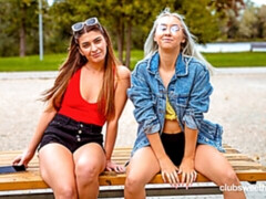 Blonde, Embrassement, Léchez, Chatte, Maigrichonne, Dénudage, Adolescente, Nénés