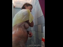 Любители, Большие сиськи, Мастурбация, Милф, Душ, Соло, Подглядывание