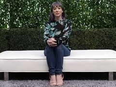 Grosser arsch, Masturbation, Milf, Natürlichen titten, Im freien, Pov, Rasiert, Tätowierung