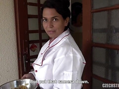 Curvy latina MILF can't take her eyes off my money