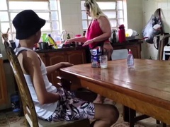 Жопа, Бразильянки, Затыкание рта, Очки, Огромные размеры, Лактация, Милф, Писсинг