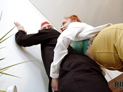 18 ans, Lécher le cul, 2 femmes 1 homme, Hd, Lécher le sphincter, Séduite, Tatouage, Adolescente