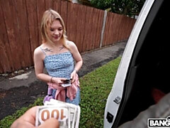 18 ans, Grosse bite, Sucer une bite, Voiture, En levrette, Seins naturels, Adolescente, Nénés