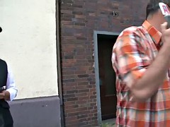 Morena, Europeo, Al aire libre, Público, Realidad