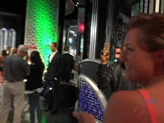 Любители, Ванна, Блондинки, Подружка, Пирсинг, От первого лица, Киски, Юбки