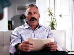 Sucer une bite, Brunette brune, Mixte, Petite femme, Maigrichonne, Tabou, Nénés, Pute