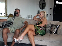 Grote kietelaar, Grote mammen, Pijpbeurt, Stel, Handbeurt, Hd, Huisgemaakt, Rijpe lesbienne